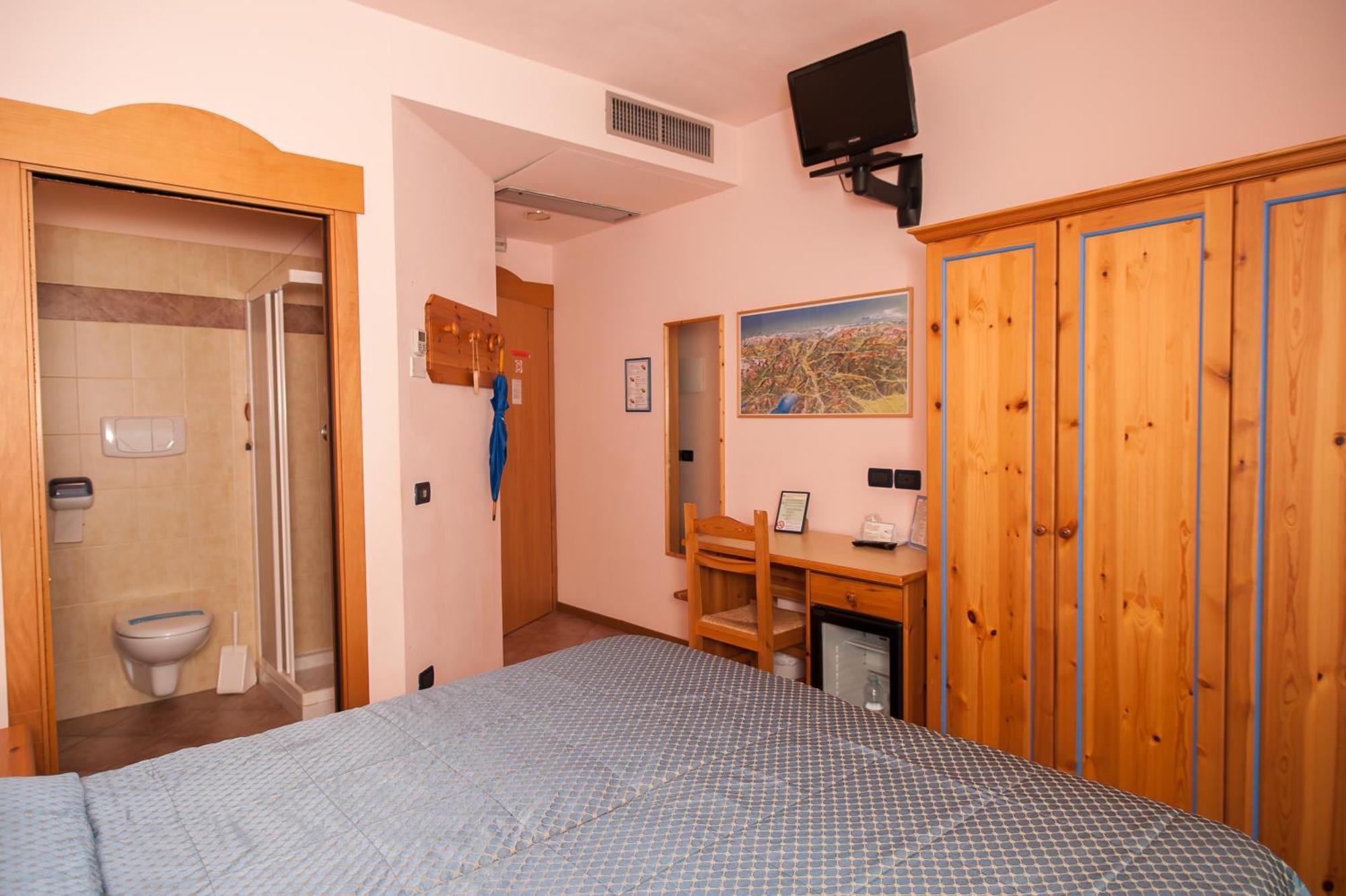 Hotel Vittoria Riva del Garda Room photo